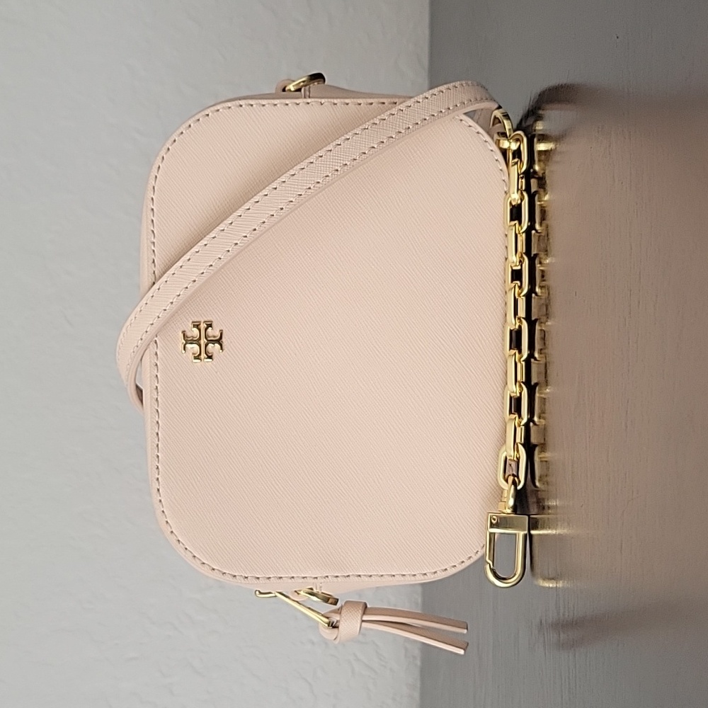 ⭐️EUC Tory Burch Round Robinson Crossbody